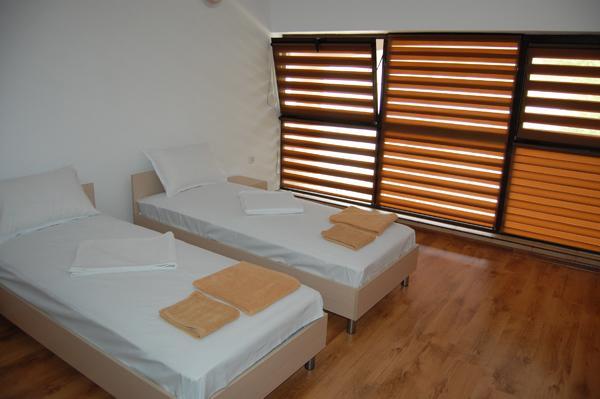 The White House Hostel Karlovo Exterior photo