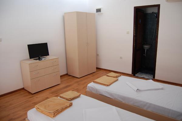 The White House Hostel Karlovo Exterior photo